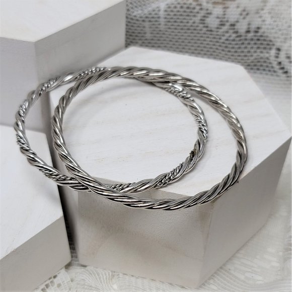 Gorgeous Matching Silver Bangle Bracelets Twist Design - Picture 4 of 6